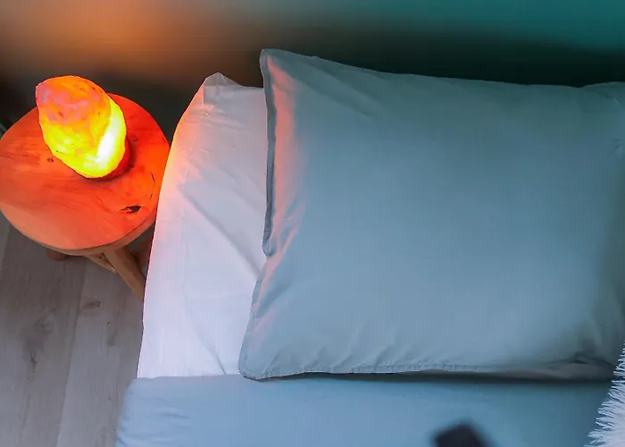 Cocoon Bed & Breakfast *